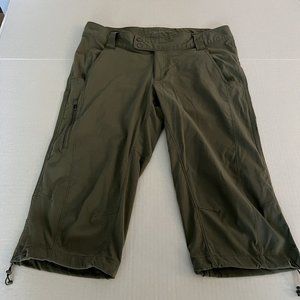 Columbia Women Omni Shield Olive Green Outdoor Capri Pants Zip Pockets Sz 12